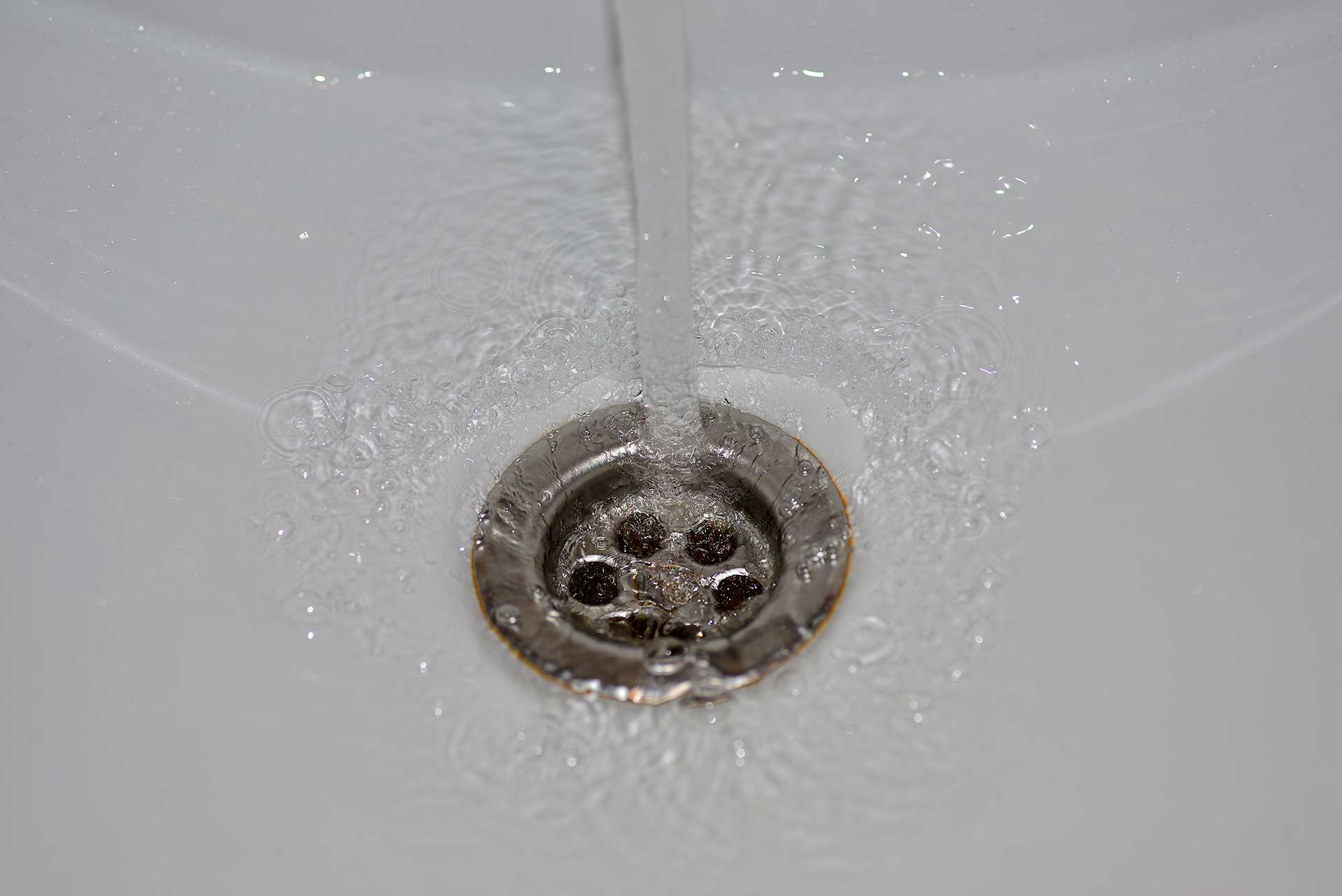A2B Drains provides services to unblock blocked sinks and drains for properties in Retford.